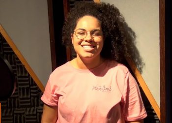 Rebeca Carvalho – Em Estúdio Para Gravar Novos Projetos (#MKnãoPARA)