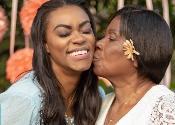 Elaine Martins – Linda Flor (Clipe Oficial MK Music)