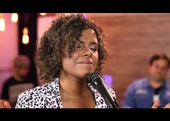 Nivea Soares- Aquece o nosso coração e nos leve ao arrependimento!