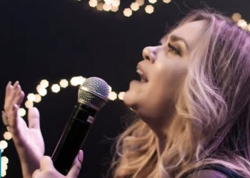 Sarah Farias – O Rosto de Cristo (Live Session)