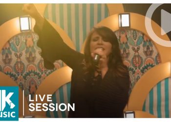 Lilian Azevedo – Deus Faz Tudo Novo (Live Session) Moving Forward