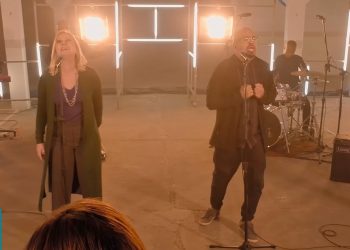 Ministério Nova Jerusalém – 🦁 Já Ouço o Rugido – CLIPE COM LETRA (VideoLETRA® oficial MK Music)