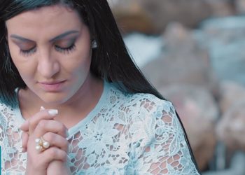 Thiara Lopes – Base Forte – CLIPE COM LETRA (VideoLETRA® oficial MK Music)