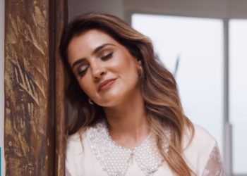 Pamela – De Joelhos Aqui (Clipe Oficial MK Music)