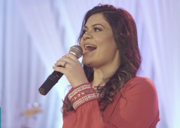 Hellen Miranda – Ele Virá (Live Session)