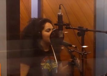 Rebeca Carvalho – Em Estúdio (#MKnãoPARA)