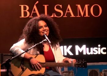 Rebeca Carvalho – Lançamento de Single e Clipe (#MKnãoPARA)