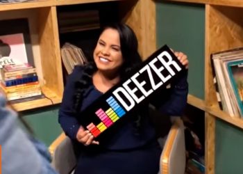 Cassiane – Participação Ao Vivo no Facebook da Deezer (#MKnãoPARA)