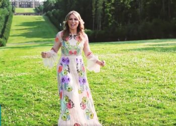 Elaine de Jesus – Glorioso (Clipe Oficial MK Music)