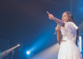 Elaine Martins – Sei É Bem Assim (Ao Vivo)