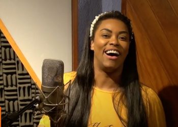 Elaine Martins em estúdio – Single Infantil “Criança Nota 10” (#MKnãoPARA)