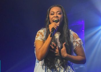 Elaine Martins – Cumpra o Seu Chamado (Ao Vivo)