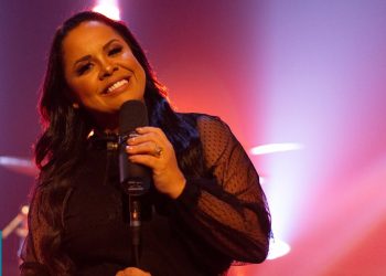 Cassiane – Não Sou Mais Órfão (Clipe Oficial MK Music)