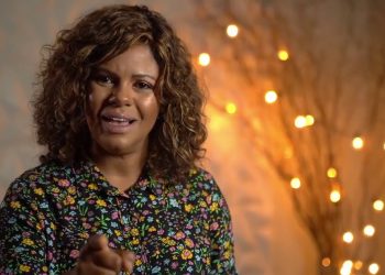 Domingo na presença do Eterno ! Re-air – Live DT mulheres com Nivea Soares