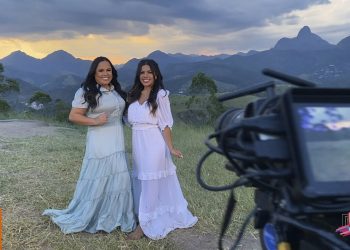 Cassiane – Bastidores da gravação do clipe “Vou Deixar Na Cruz” (#MKnãoPARA)