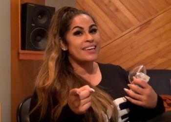 Michelle Nascimento – Em estúdio (#MKnãoPARA)