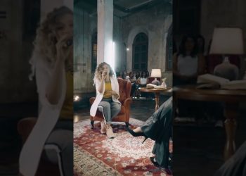 Assista a minha versão de “Eu Quero Te Adorar” feat. Fernanda Brum no meu canal! #Arianne #shorts