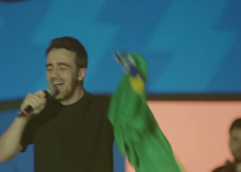 ORAÇÃO PELO BRASIL! 🇧🇷🔥 –  Dunamis Conference 22 ft. Henrique Krigner