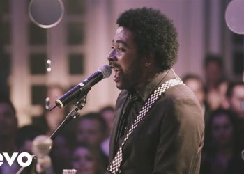 Preto no Branco – Tudo Coopera (Sony Music Live) ft. Eli Soares