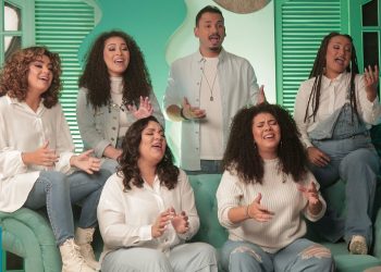 Coral Rhema Singers – Quando Eu Chorar (Clipe Oficial MK Music)