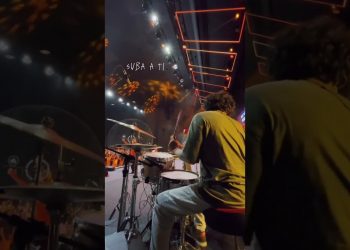 Dia e noite 🔥🥁 #drumcover #dunamismusic #bateria #shorts #louvor #ministração #cultoaovivo #adoração