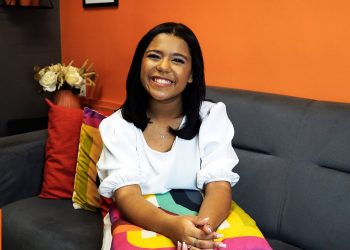 Sophia Vitória  – Entrevista do Single “O Preço Mais Caro” (#MKNãoPara)