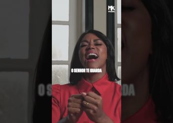 O Senhor te guarda, o Senhor é a tua sombra! #EuSeiQuemSou #GislaineEMylena #ElaineMartins #Shorts