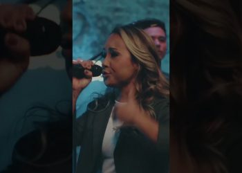 Quem deseja voltar ao Primeiro Amor? Não perca a estreia do clipe de Carlinhos Felix e Bruna Karla