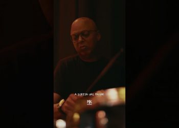 🙌 A igreja vai crescendo e vencendo! Veja o novo clipe de Elaine Martins “Exército de  Deus”!