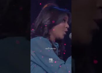 Feliz dia das Mulheres com Cassiane e Shopia Vitória no clipe “Sementes” 🌹