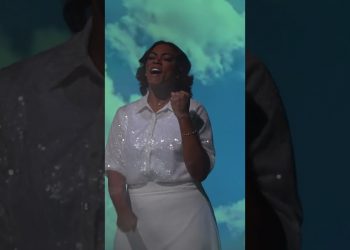 Ele vem! ❤️‍🔥🙌 Assista em breve “Jesus Voltará” novo clipe da Elaine Martins