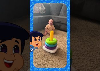 Bebê dá risada com brinquedo – 3 Palavrinhas React