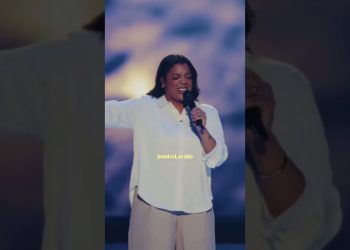 Porque os anjos cantam que Deus é Santo dia e noite, noite e dia?