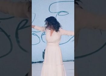 Jesus Cristo, o Filho! . #diantedotrono #anapaulavaladão