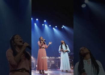 Deus ainda está no controle.Assista “Lembra Que Eu Sou Teu Deus” da Larissa Santos e Thalita Roberta